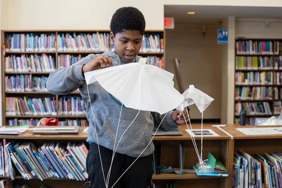 Web Unit_YES Parachutes_Featured Photo